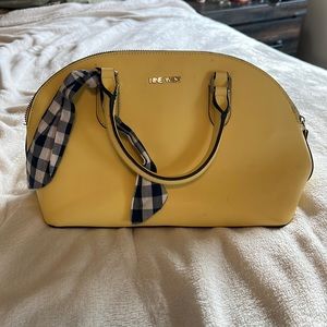 Pale yellow purse